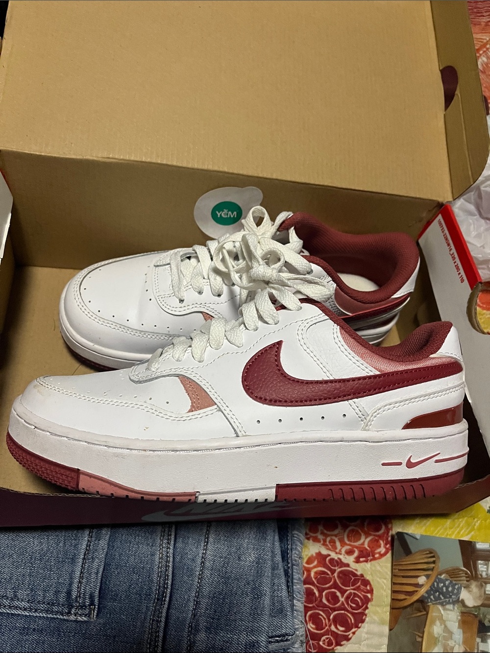Nike women’s White and Burgundy Low-Top Sneakers. Size 7.5. Great condition
